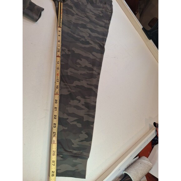 Zyia Active Size M Green Camo Unwind Joggers Pants Running Yoga Activewear - Picture 7 of 9